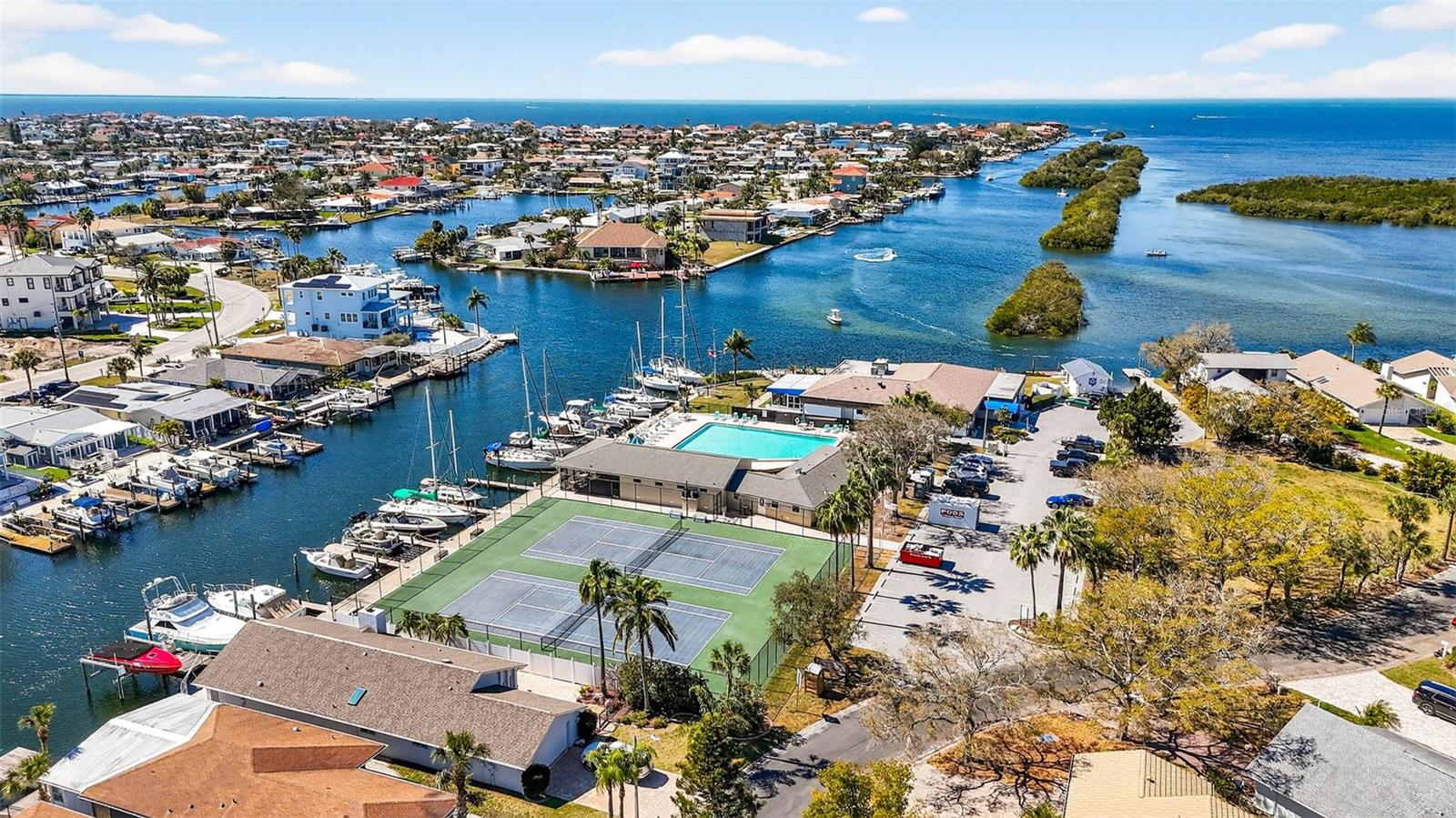 FLOR A MAR - Residential