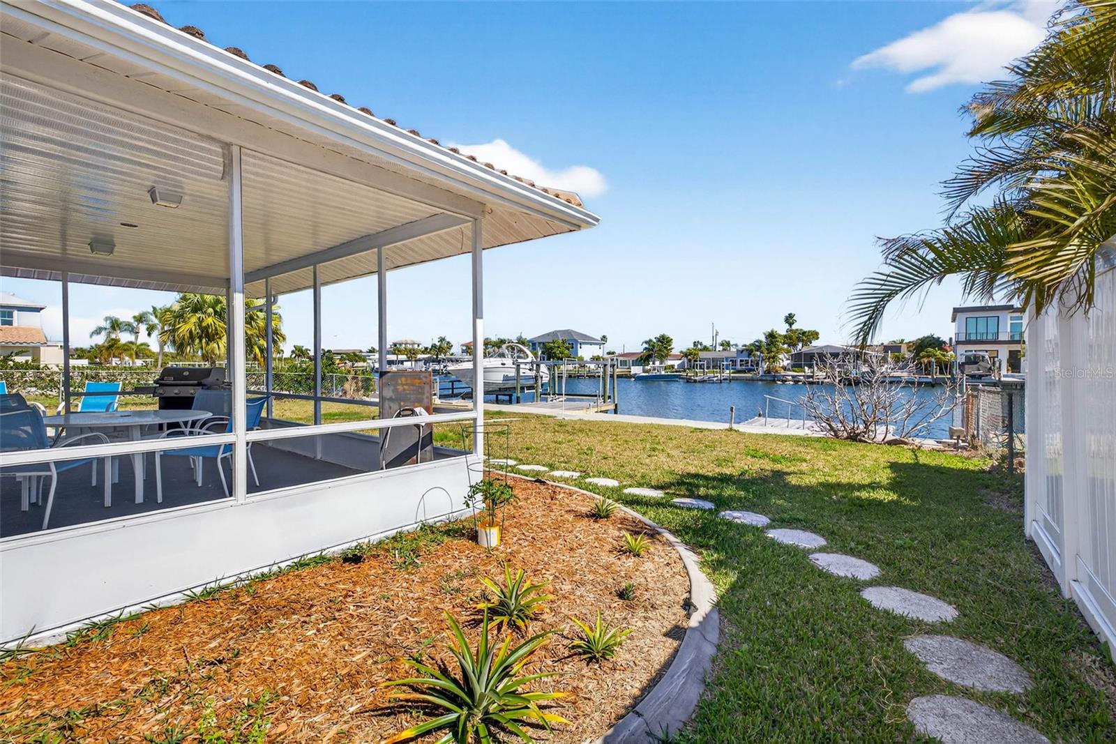 FLOR A MAR - Residential