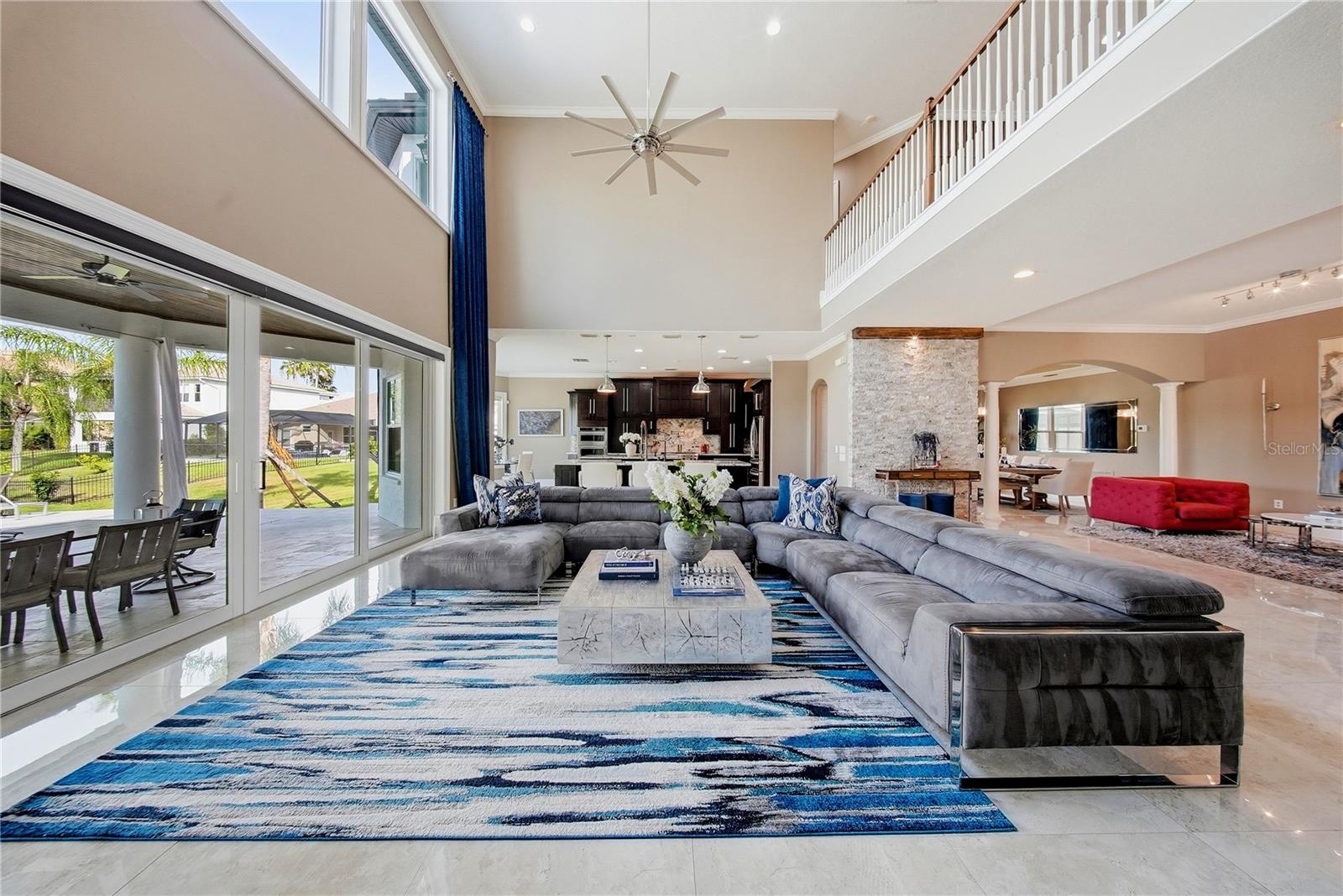 Experience extraordinary lakefront living in one of Tampas most presti – image 21