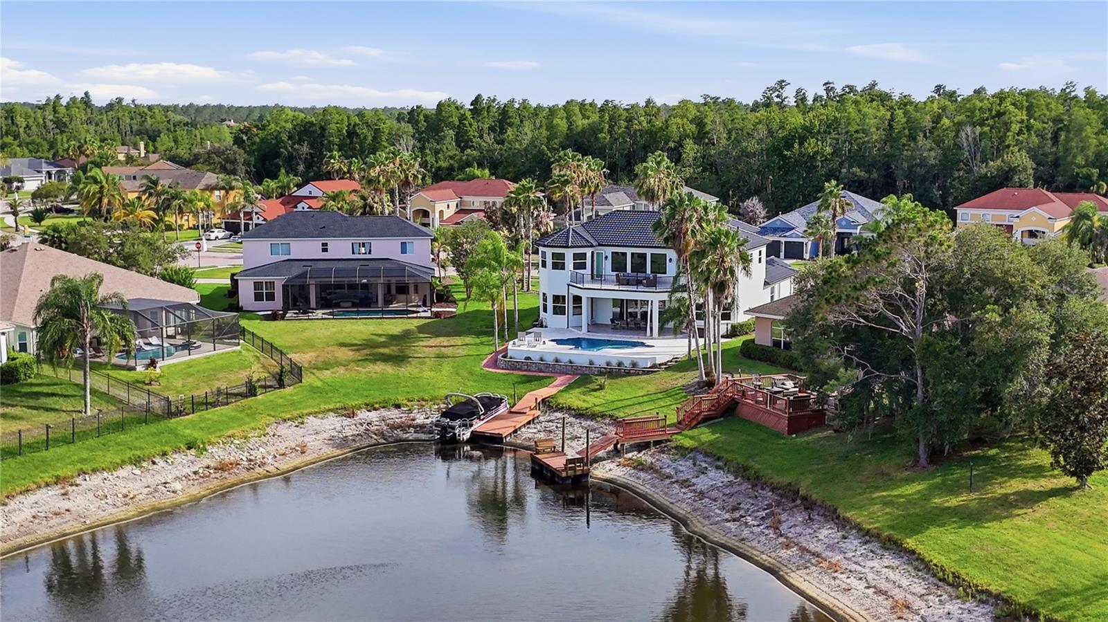 Experience extraordinary lakefront living in one of Tampas most presti – image 52