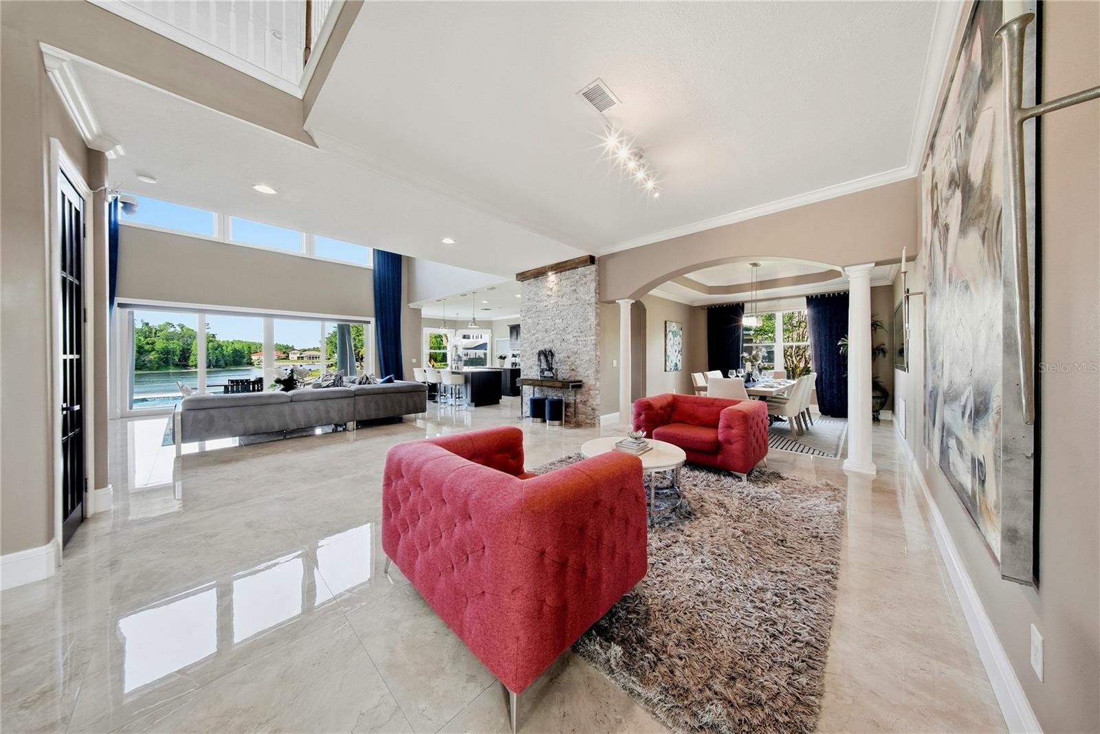 Experience extraordinary lakefront living in one of Tampas most presti – image 19