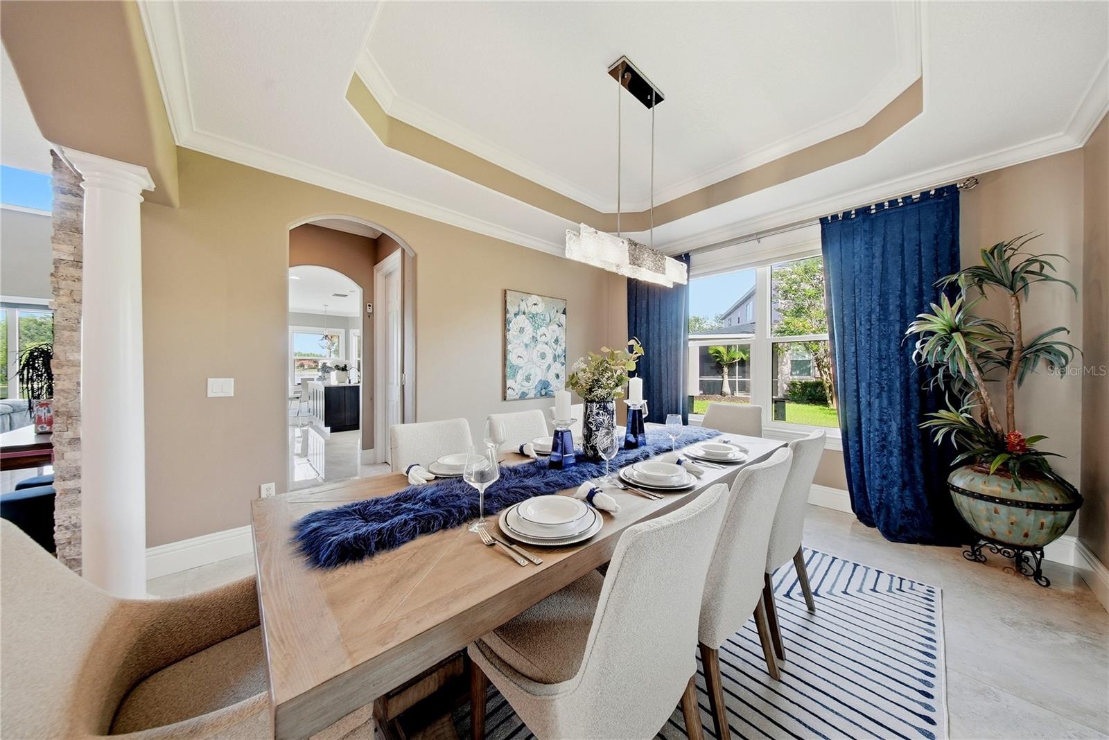 Experience extraordinary lakefront living in one of Tampas most presti – image 6