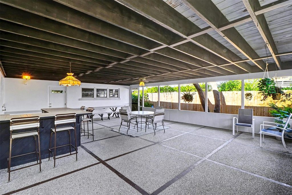 Photo of 1515 Serpentine Drive S, St Petersburg, FL 33705 (MLS # L4958254)