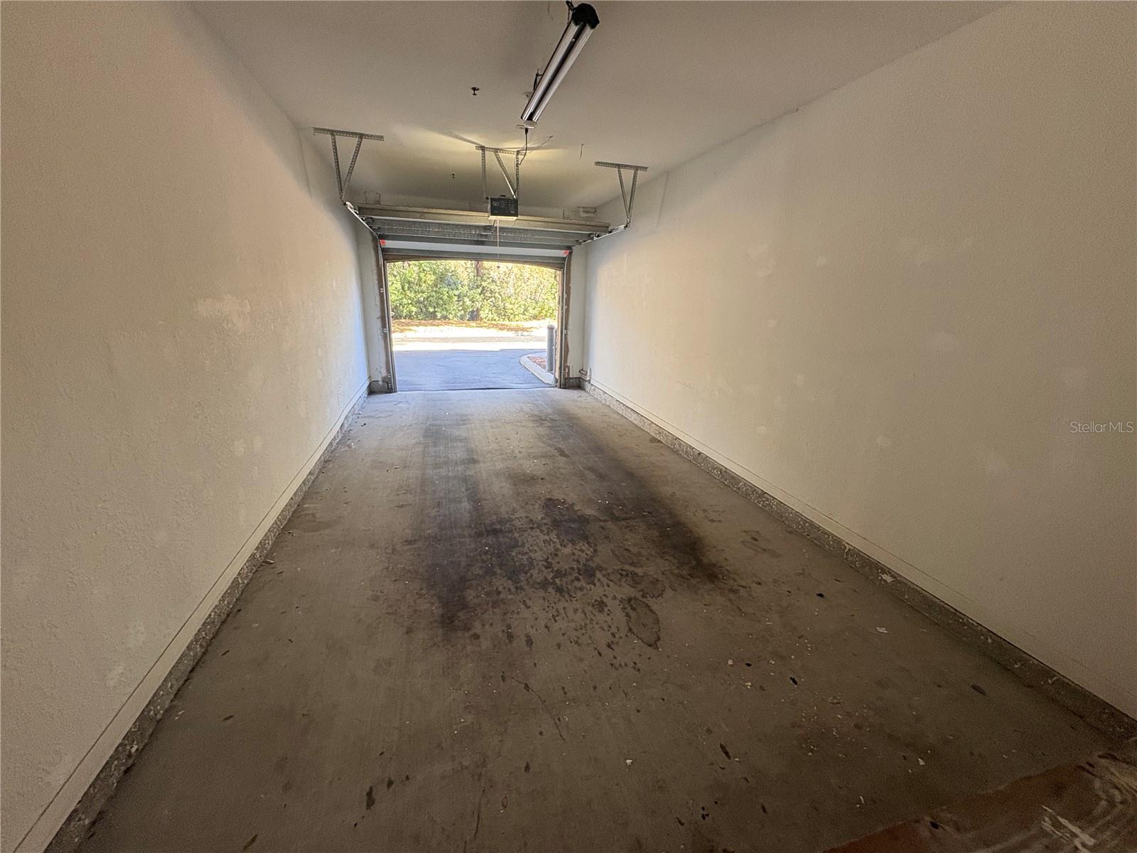 COURTNEY PALMS CONDO - Residential Lease