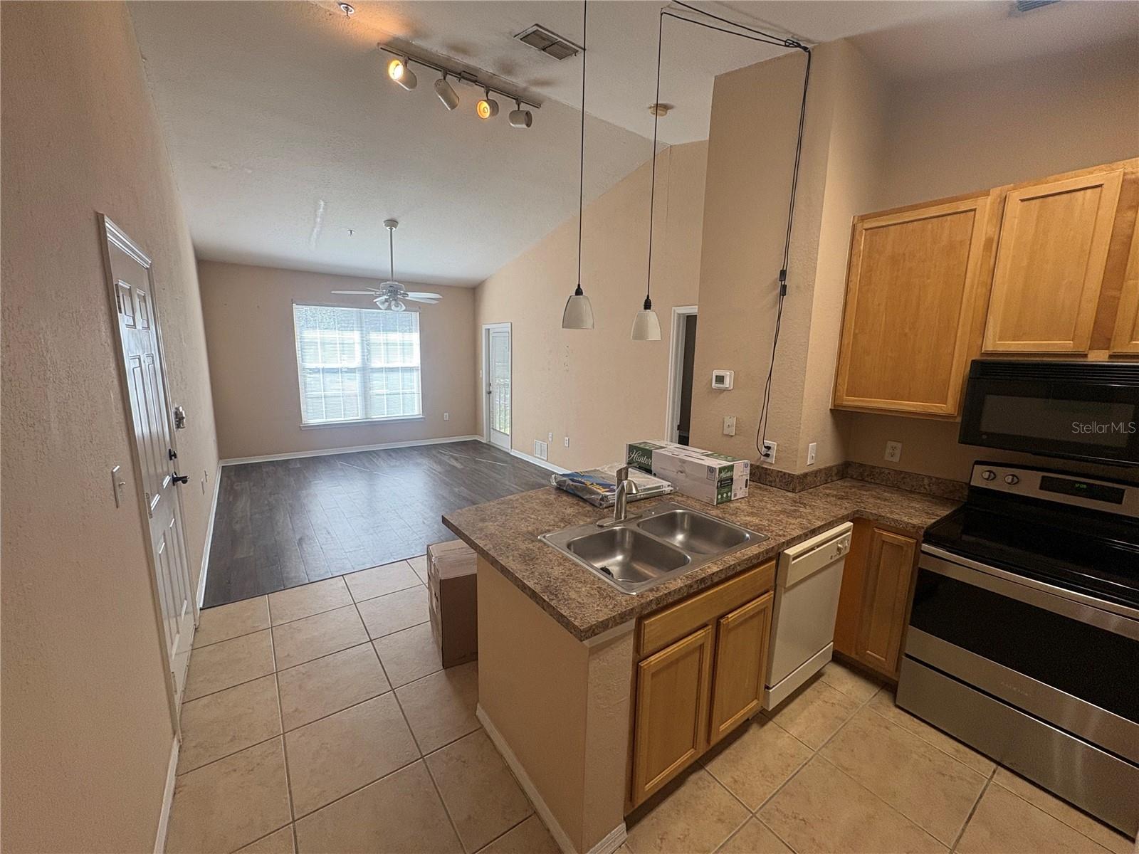 COURTNEY PALMS CONDO - Residential Lease