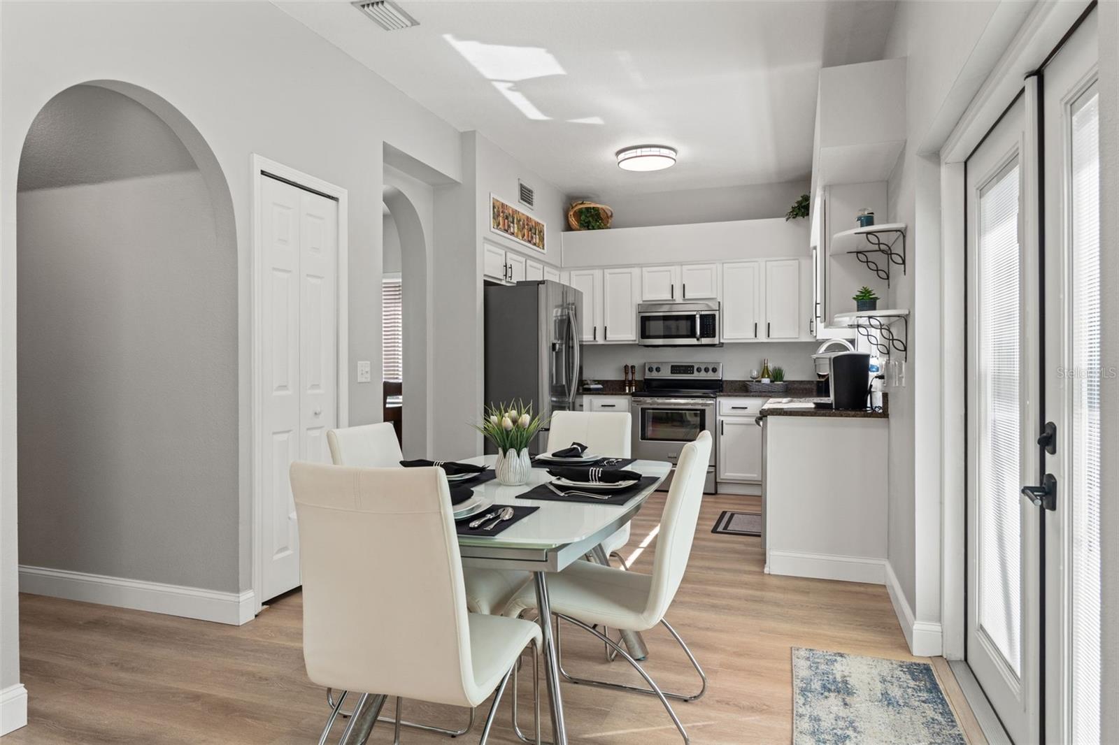 EASTLAKE OAKS PH 3 - Residential