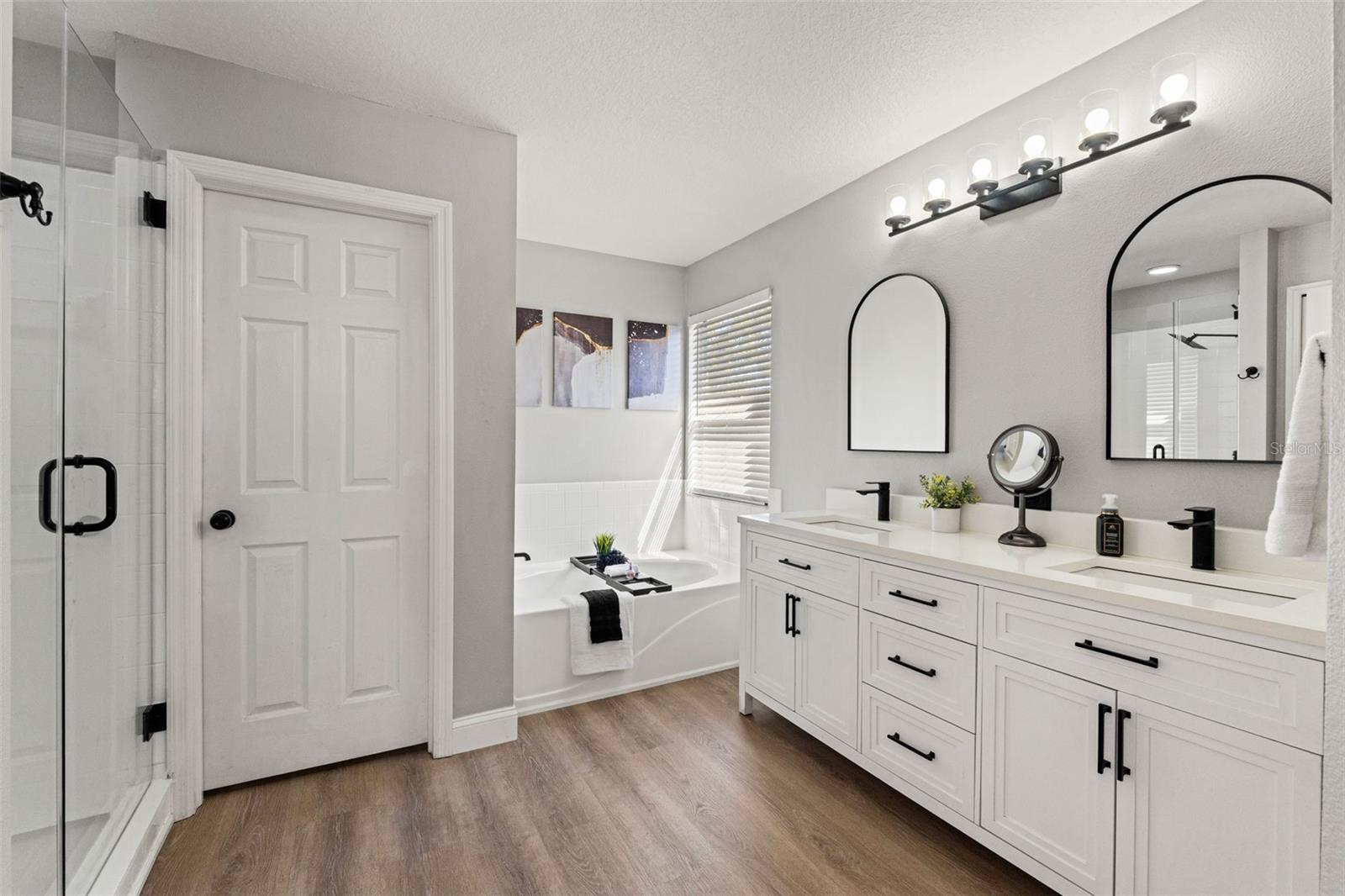 EASTLAKE OAKS PH 3 - Residential