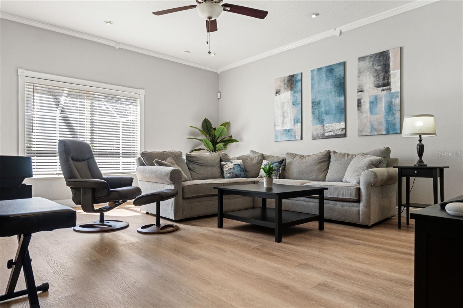 EASTLAKE OAKS PH 3 - Residential