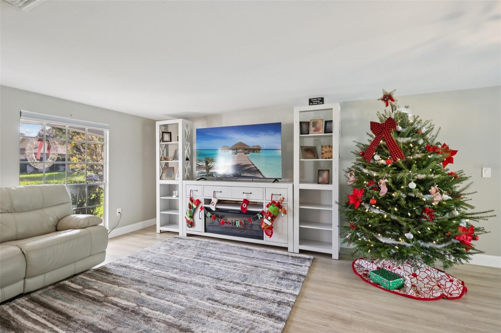 8301 VALLEY STREAM LANE