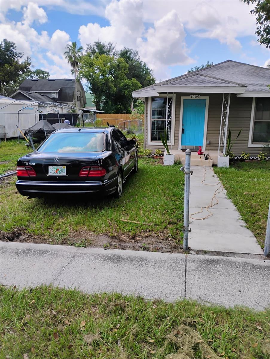 Great 3 bedroom/2 Bath home located in the heart of Mulberry. Quiet family-friendly neighborhood with a convenient location easily to get to Tampa or Orlando. Turnkey rental offers stress-free living. Don’t miss the chance to lease in one of Mulberry’s most sought-after neighborhoods, schedule your private showing today!