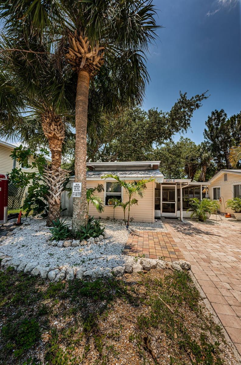 Photo 1 of 29 — 201.5 7TH AVENUE, INDIAN ROCKS BEACH, FL 33785
