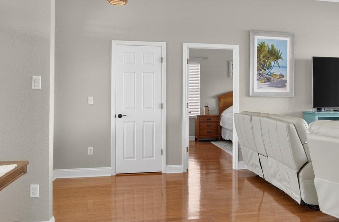 APOLLO BEACH UNIT 06 - Residential