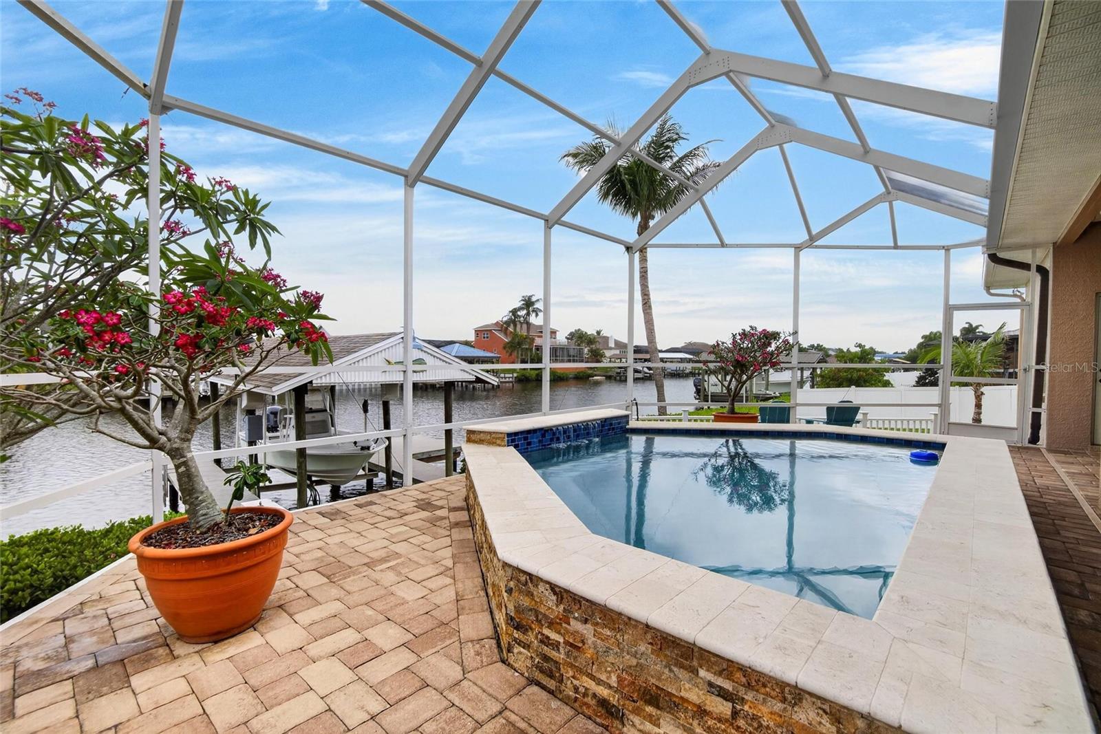 APOLLO BEACH UNIT 06 - Residential