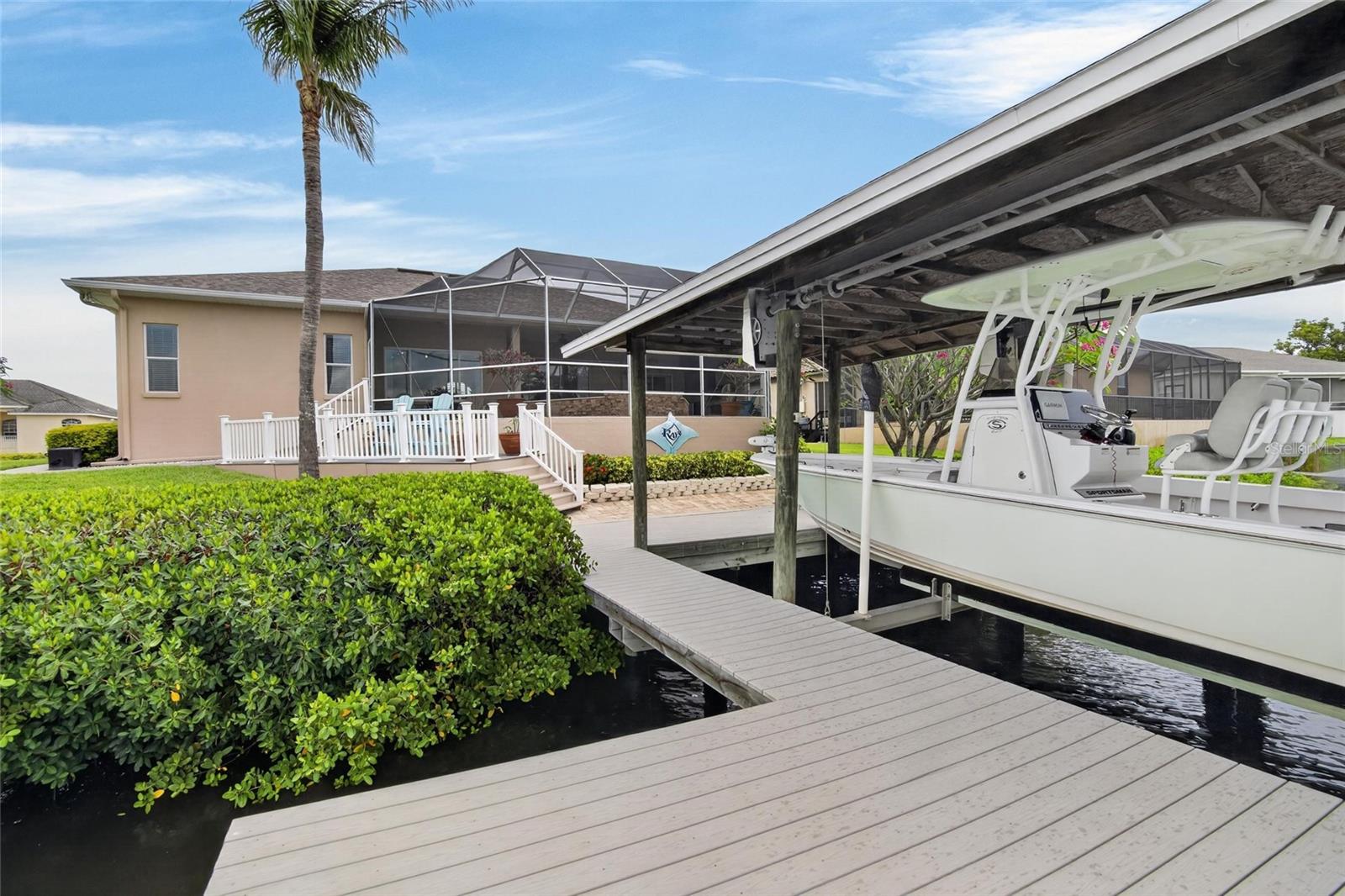 APOLLO BEACH UNIT 06 - Residential