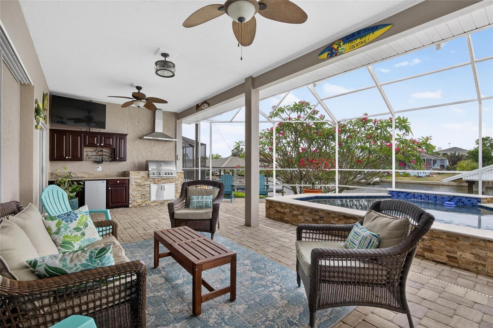 APOLLO BEACH UNIT 06 - Residential