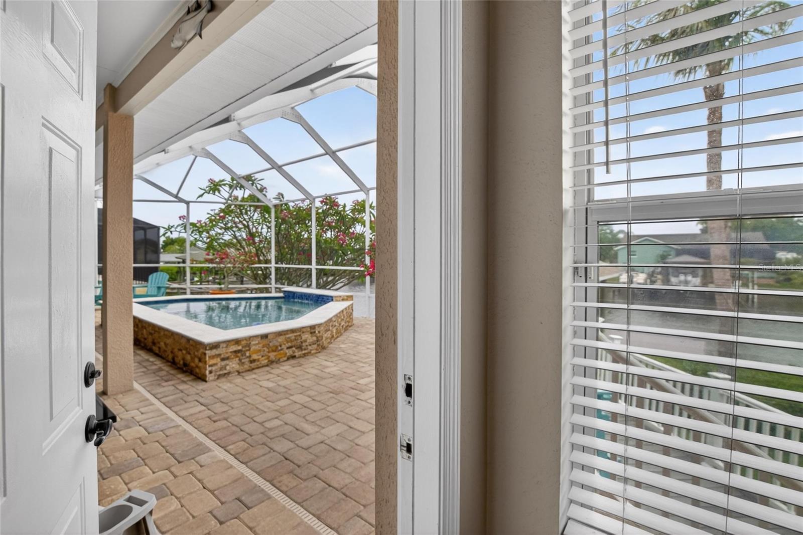 APOLLO BEACH UNIT 06 - Residential