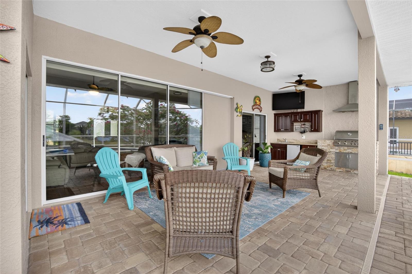 APOLLO BEACH UNIT 06 - Residential