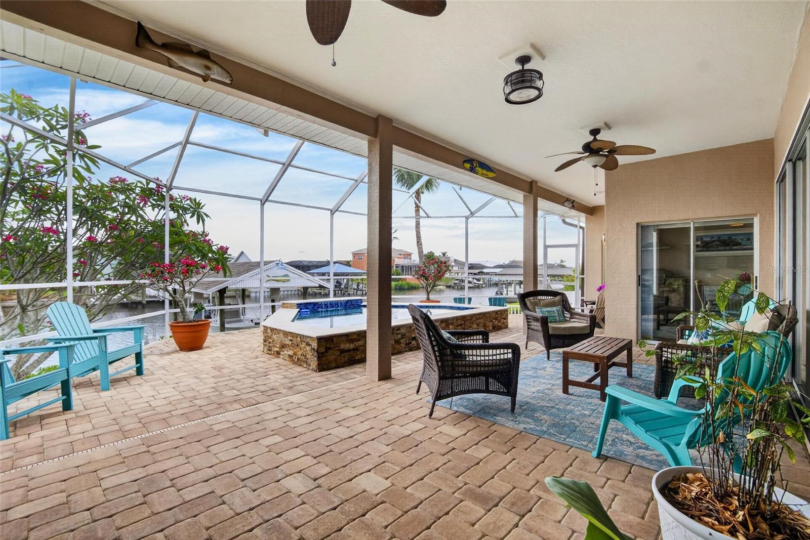 APOLLO BEACH UNIT 06 - Residential