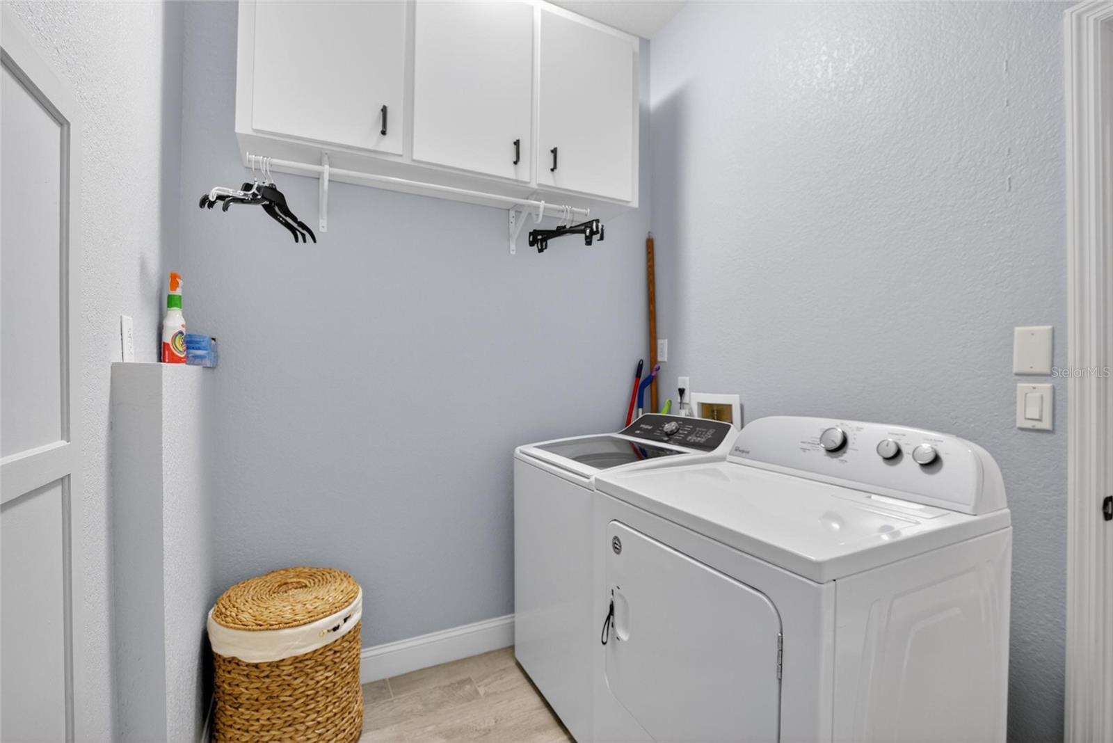 APOLLO BEACH UNIT 06 - Residential