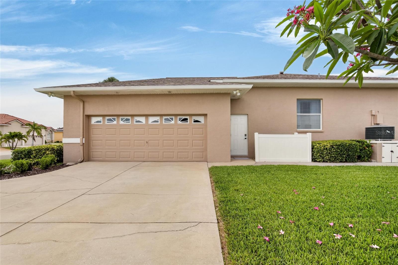 APOLLO BEACH UNIT 06 - Residential