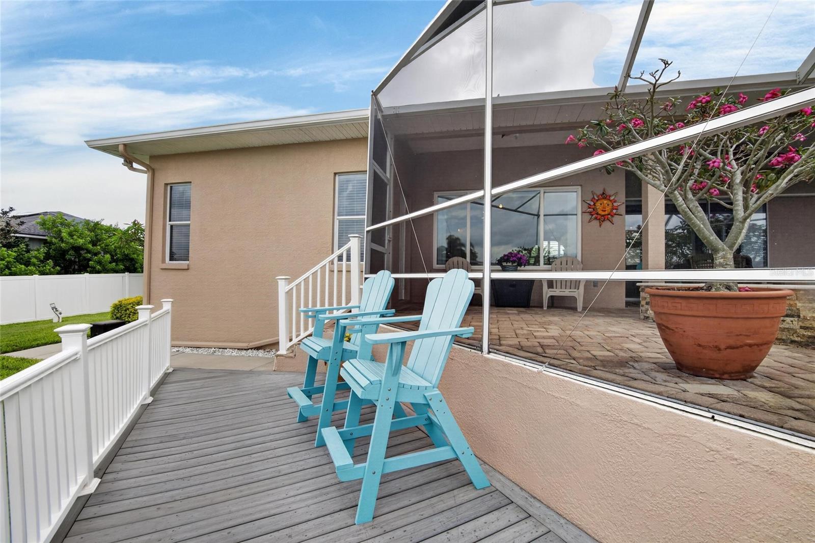 APOLLO BEACH UNIT 06 - Residential