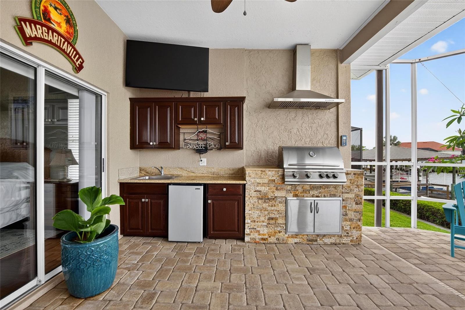 APOLLO BEACH UNIT 06 - Residential