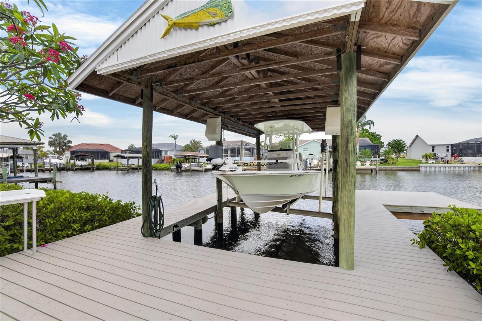 APOLLO BEACH UNIT 06 - Residential