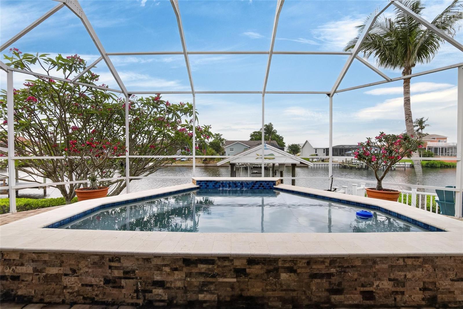 APOLLO BEACH UNIT 06 - Residential