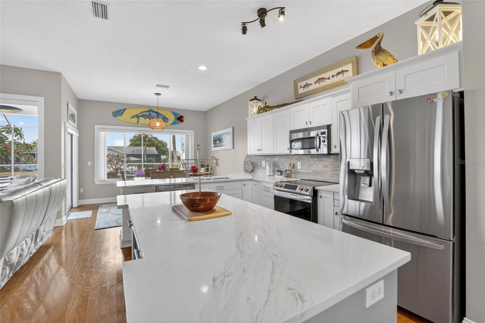 APOLLO BEACH UNIT 06 - Residential