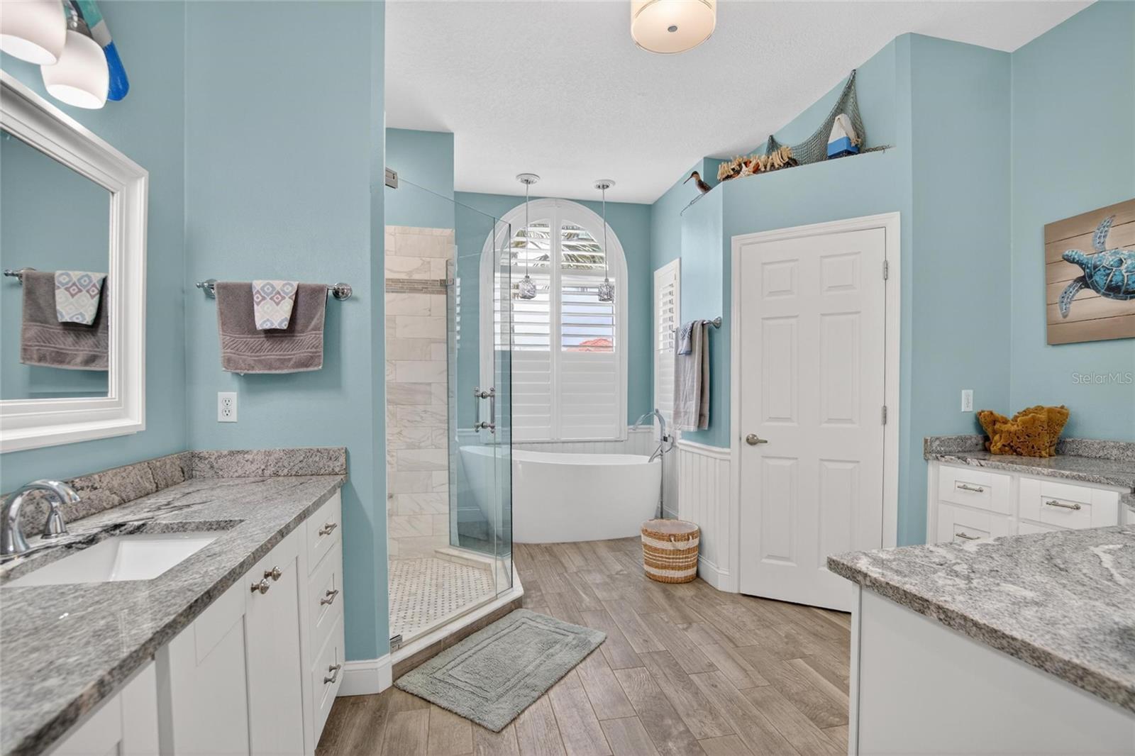 APOLLO BEACH UNIT 06 - Residential
