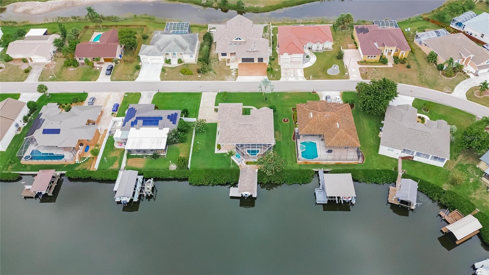APOLLO BEACH UNIT 06 - Residential