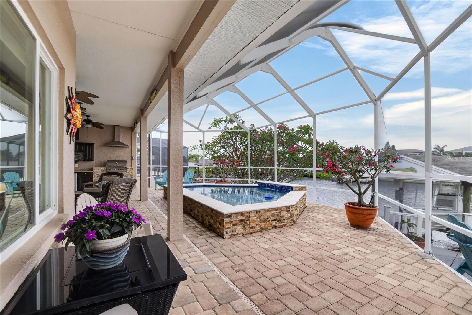 APOLLO BEACH UNIT 06 - Residential