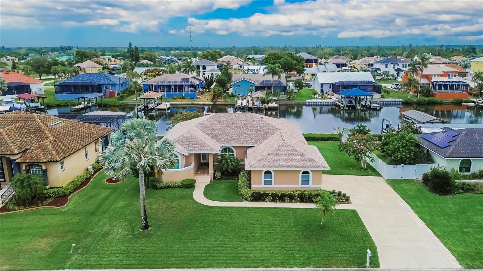 806 EAGLE LANE