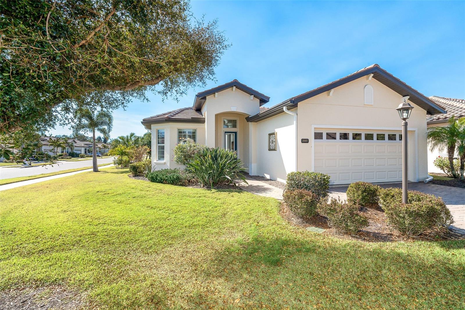 GRAND OAKS - Residential