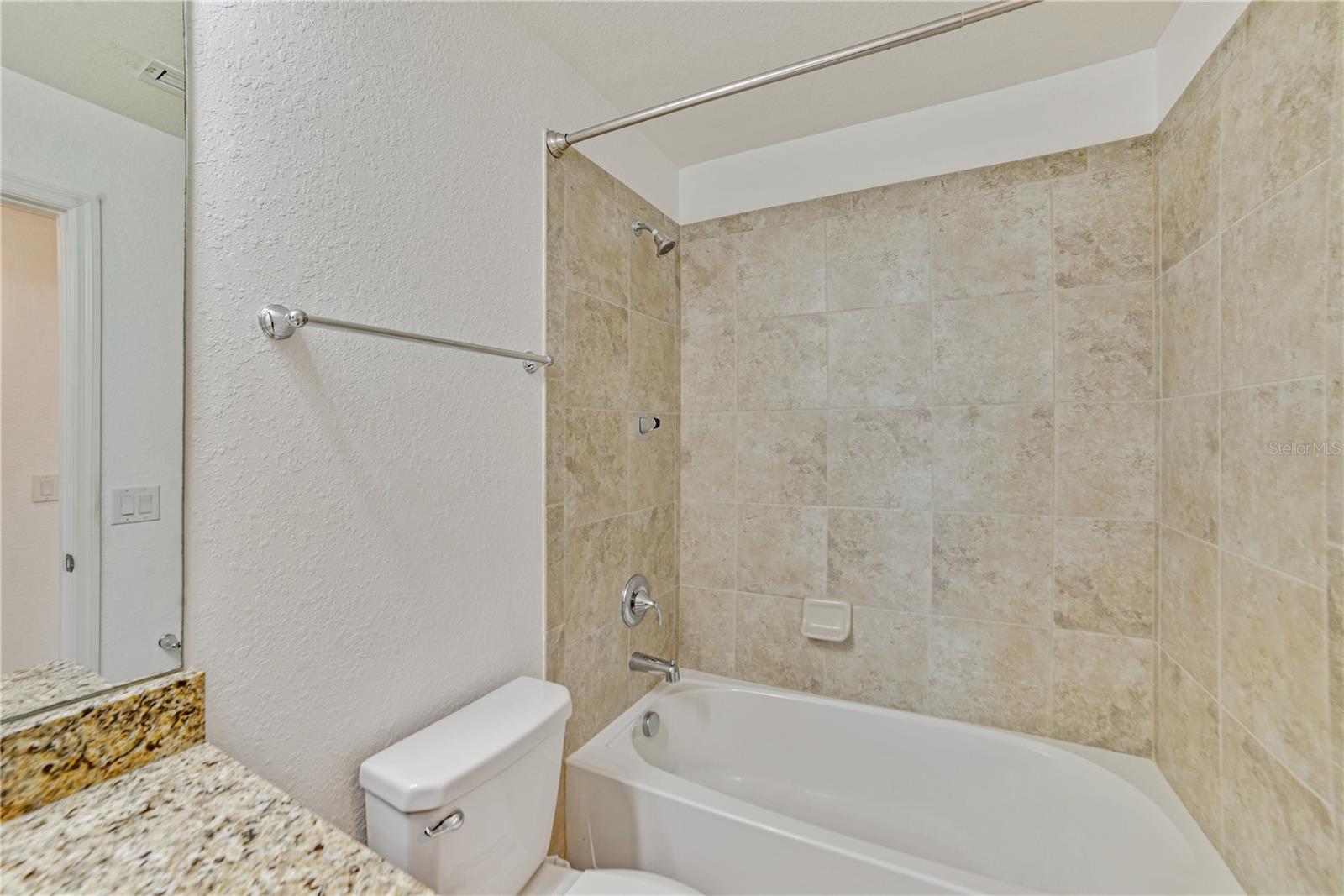 TERRACE I AT LAKEWOOD NATIONAL PH 2 - Residential Lease