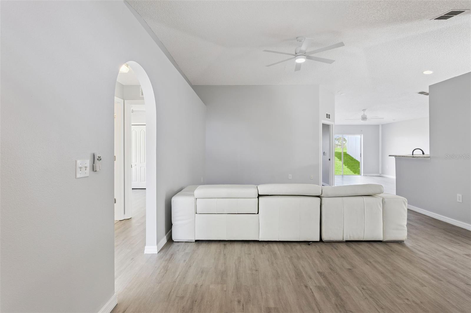 GROVELAND LAKE DOT LANDING SUB - Residential