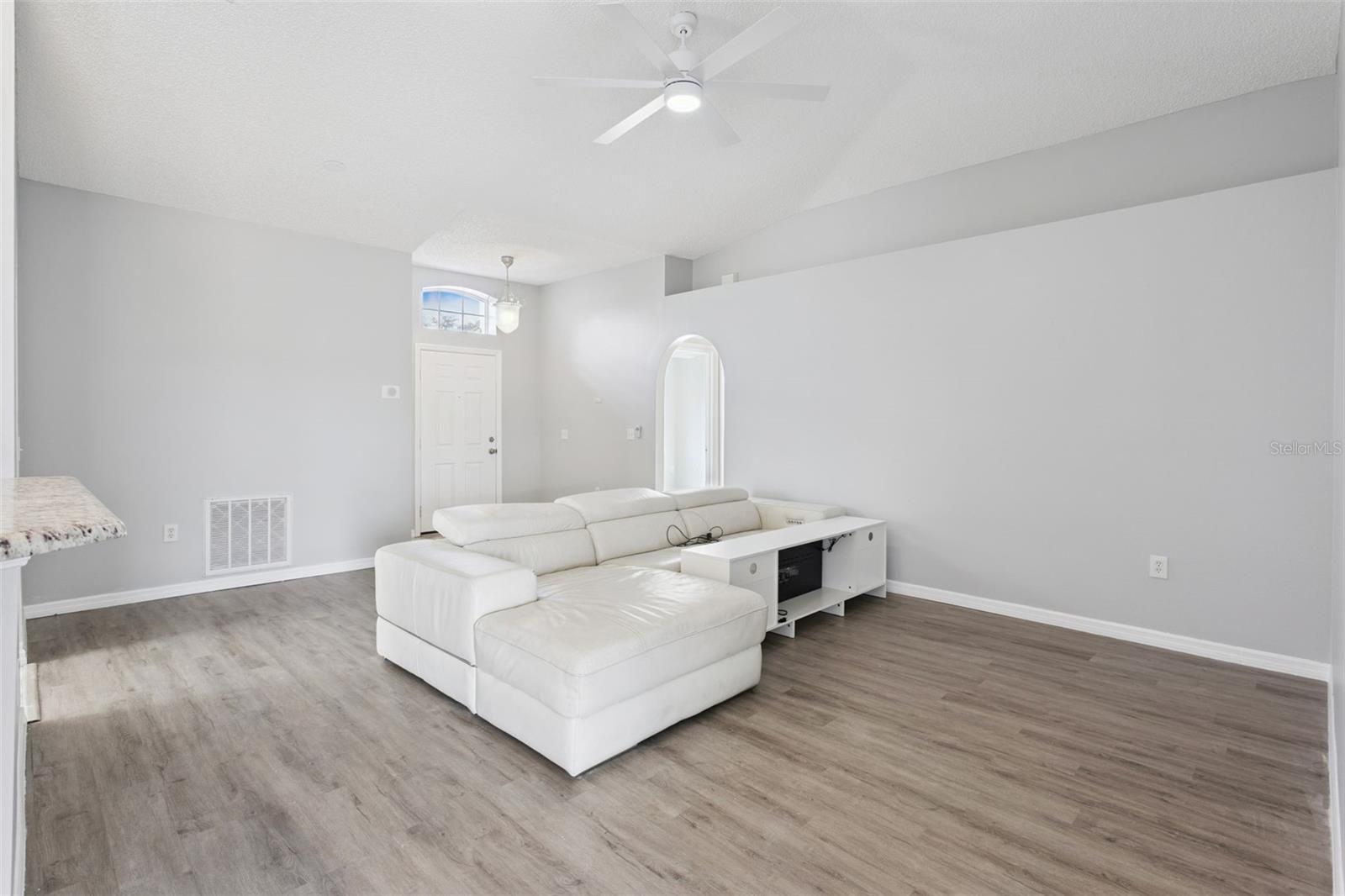 GROVELAND LAKE DOT LANDING SUB - Residential