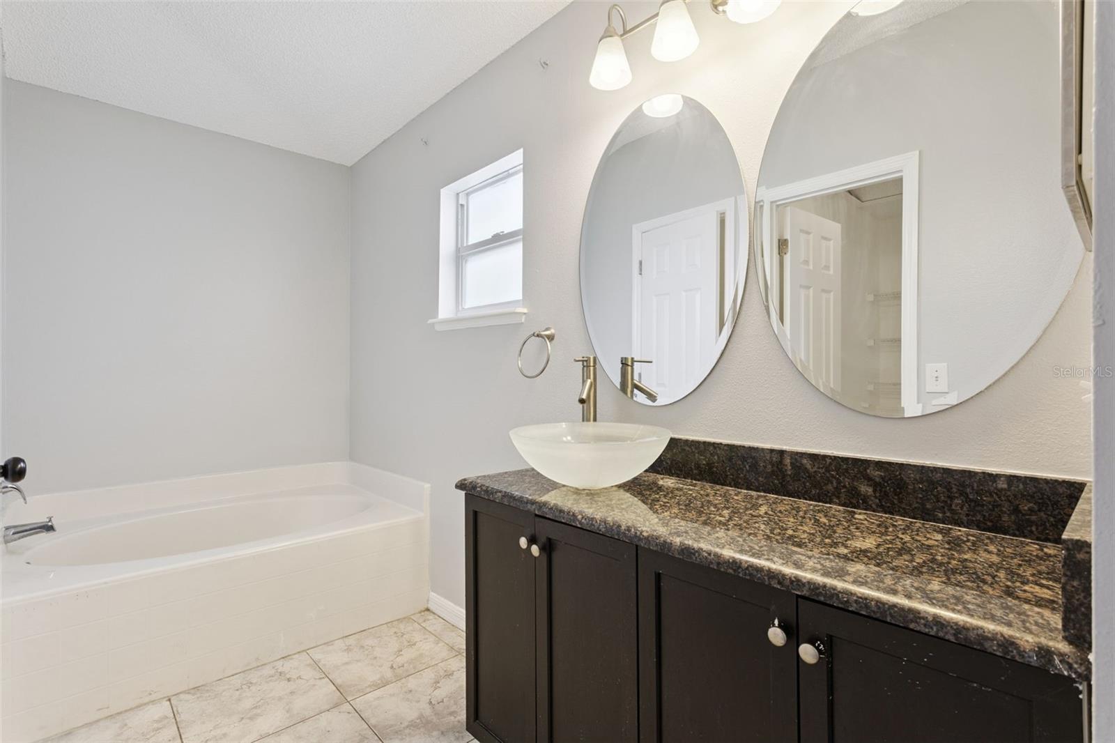 GROVELAND LAKE DOT LANDING SUB - Residential