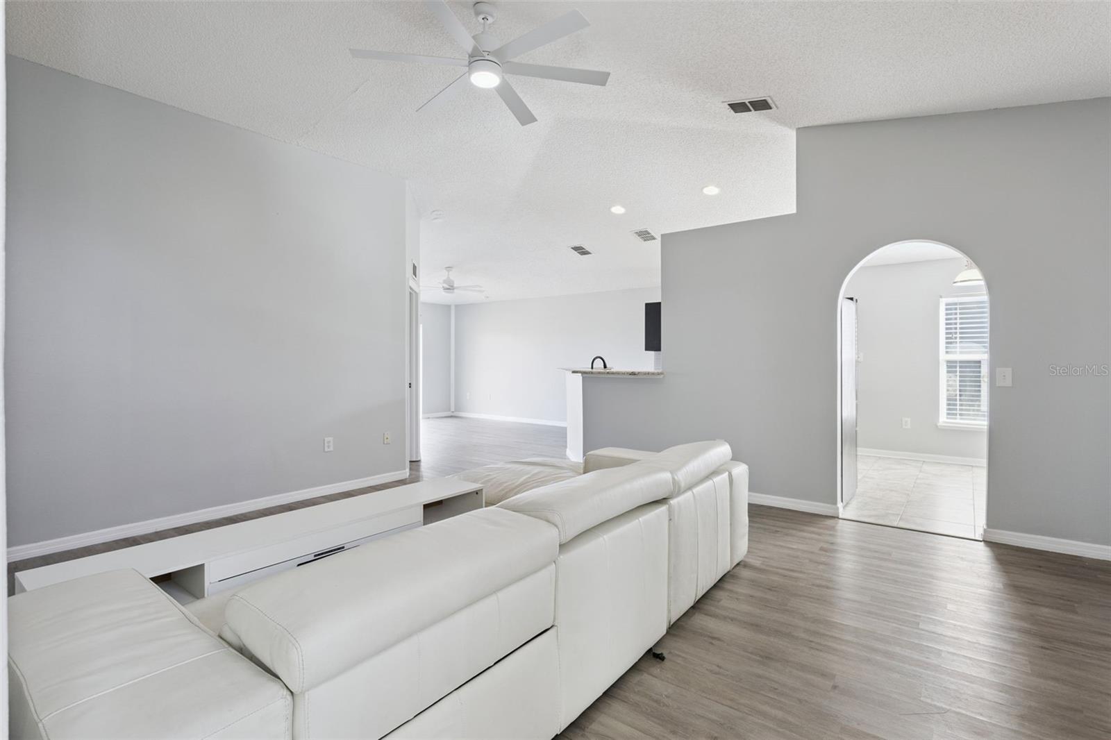 GROVELAND LAKE DOT LANDING SUB - Residential