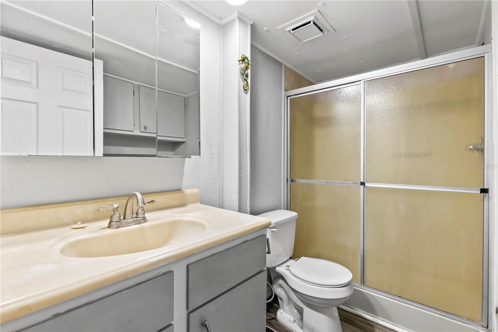TWIN GATES MOBILE ESTATES - Residential