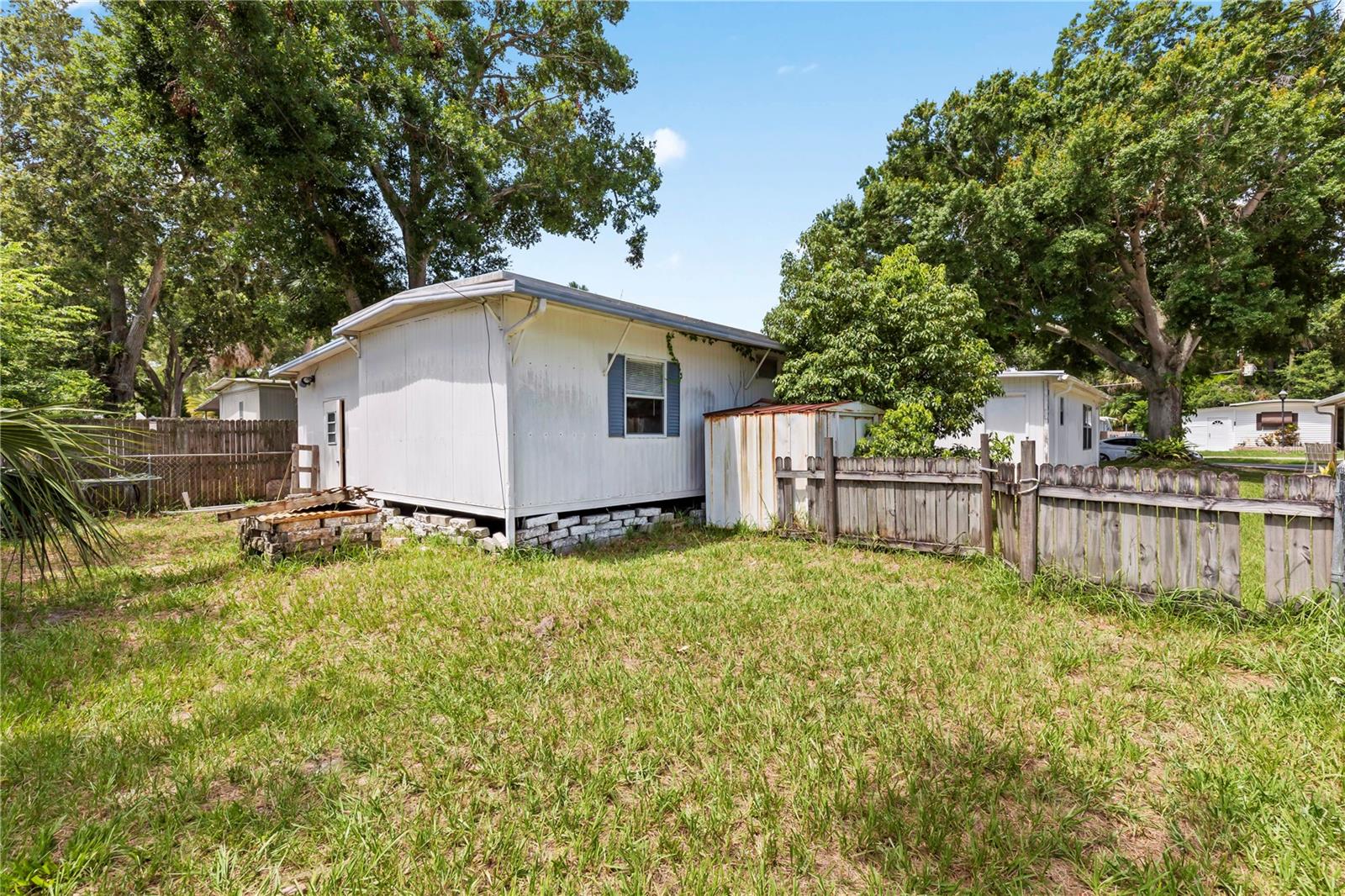 TWIN GATES MOBILE ESTATES - Residential