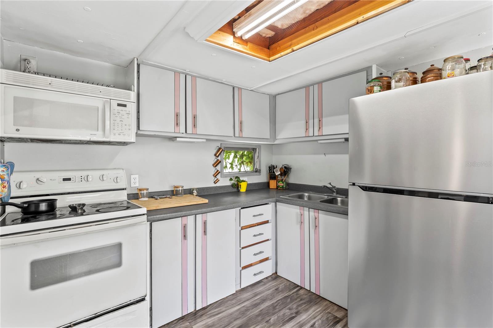 TWIN GATES MOBILE ESTATES - Residential