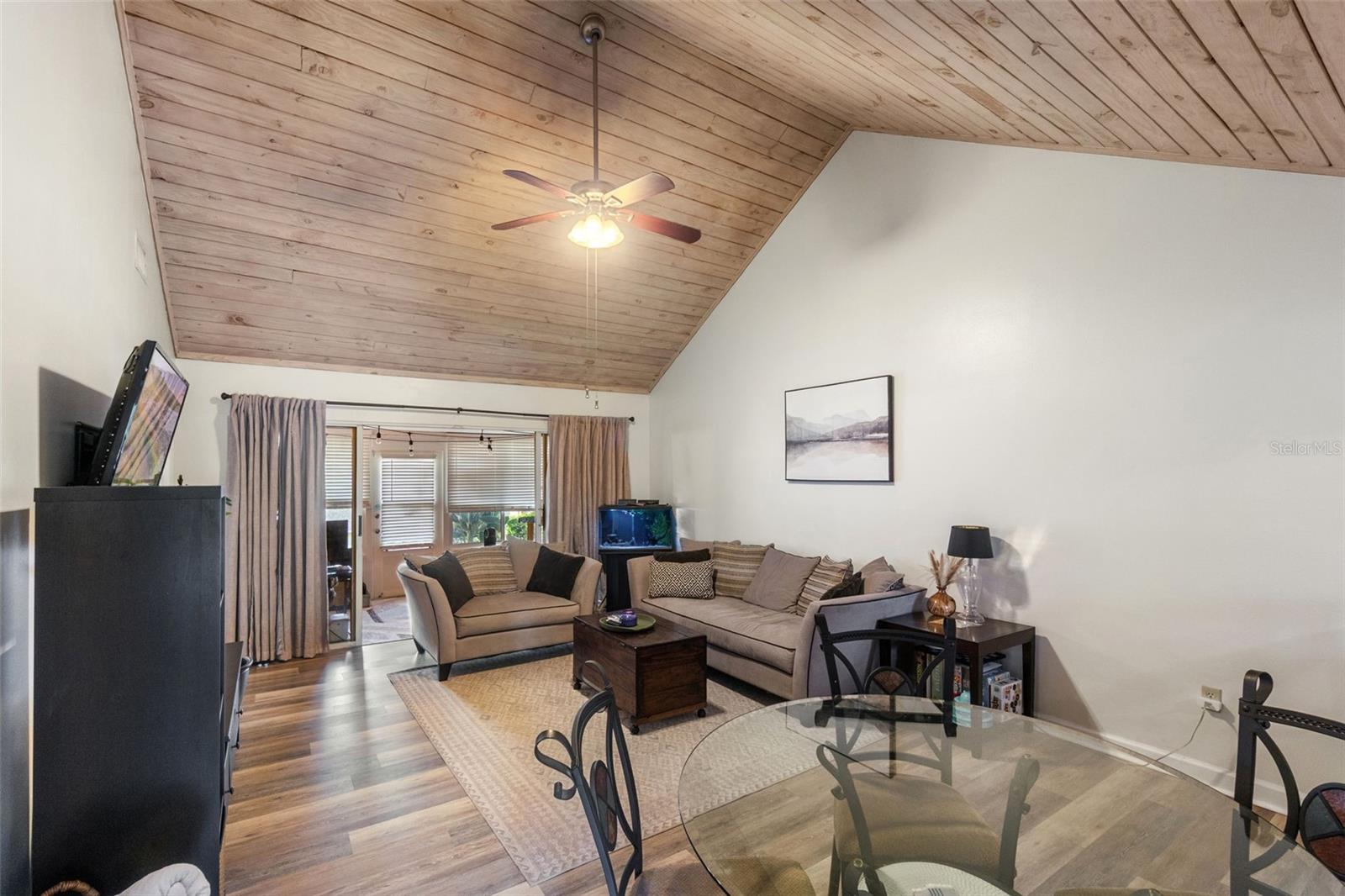 1333 VILLA LANE 47