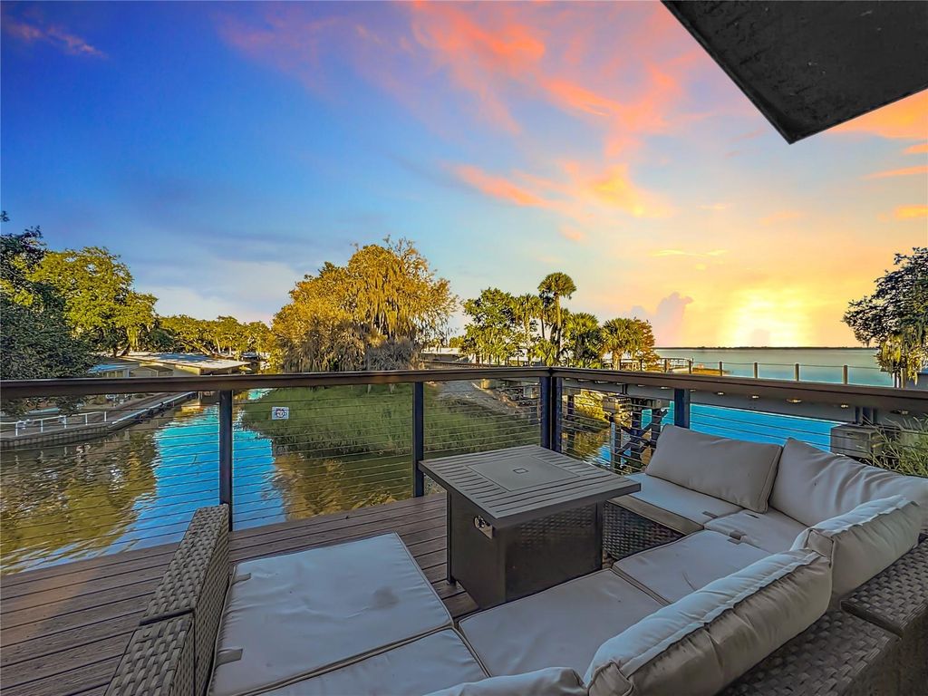 Photo of 609 Homer Street, Tavares, FL 32778 (MLS # G5105550)