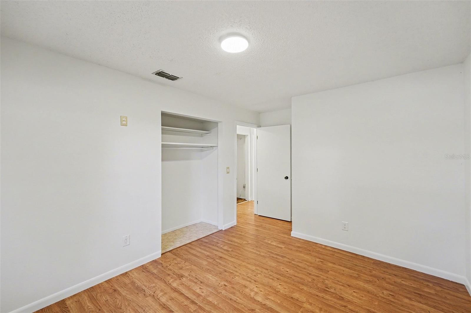 AUTUMN RUN - Residential