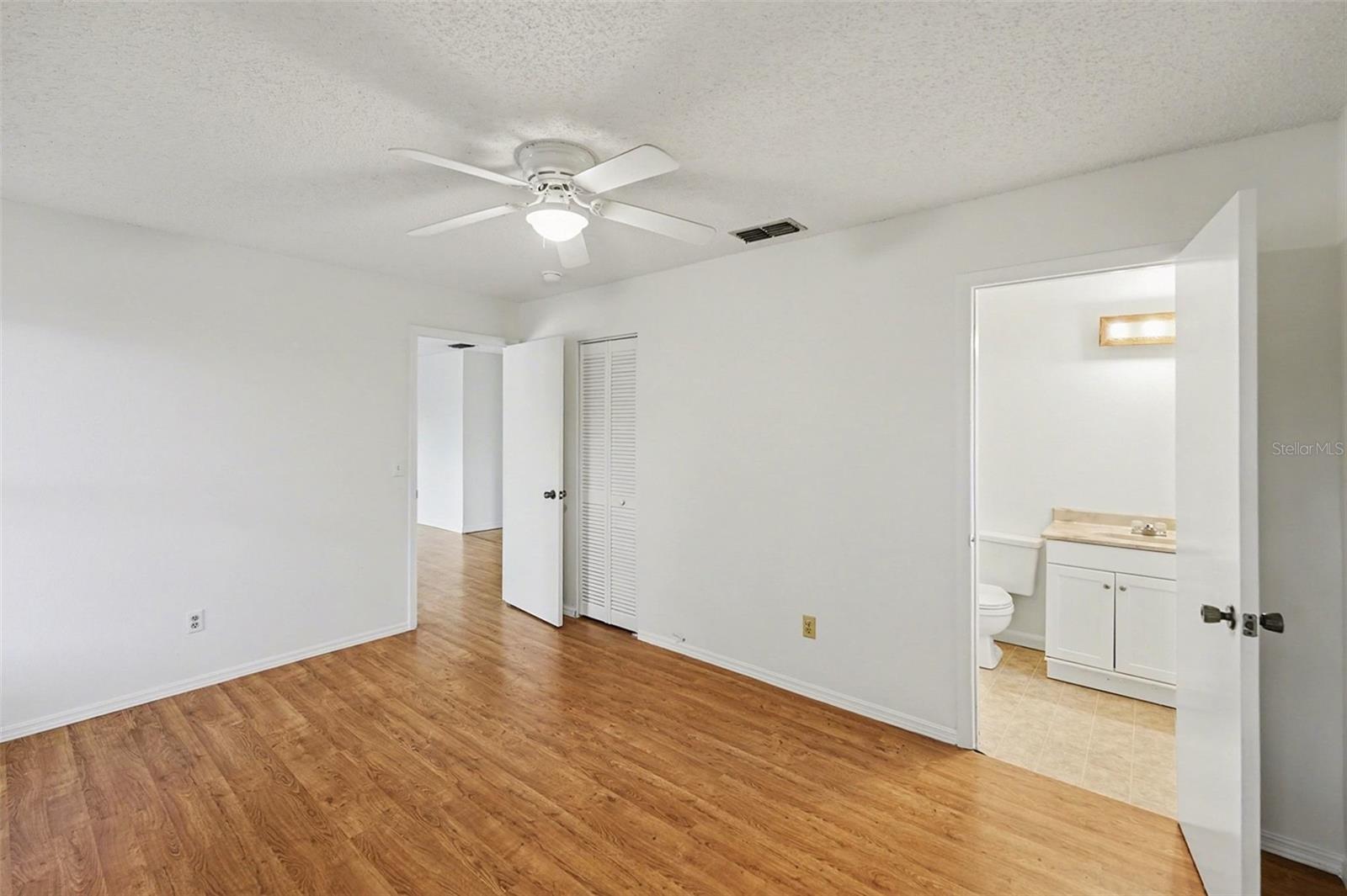 AUTUMN RUN - Residential