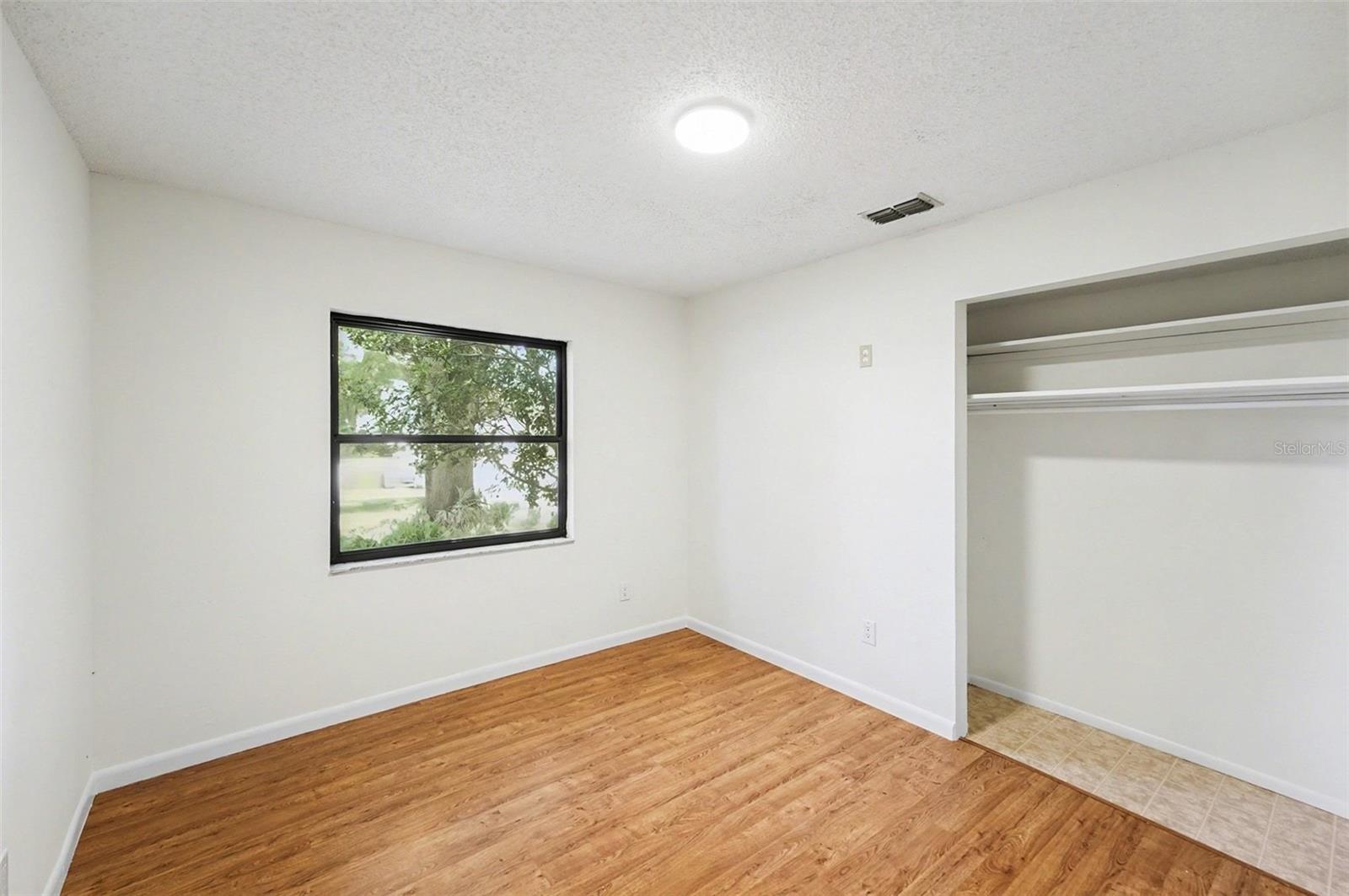 AUTUMN RUN - Residential