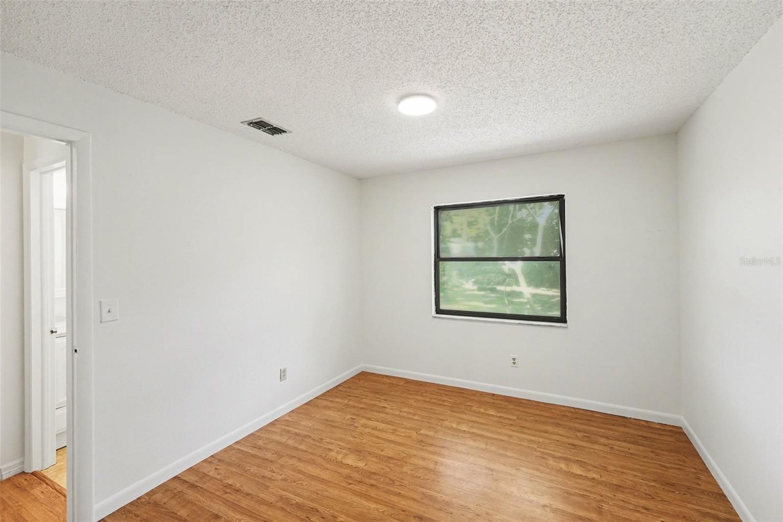 AUTUMN RUN - Residential