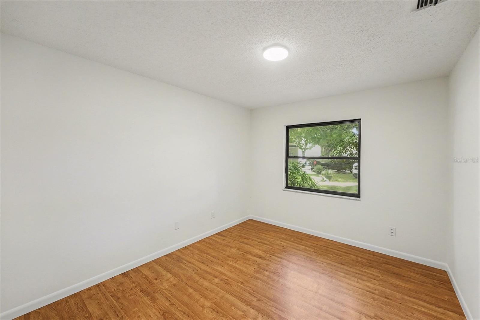 AUTUMN RUN - Residential