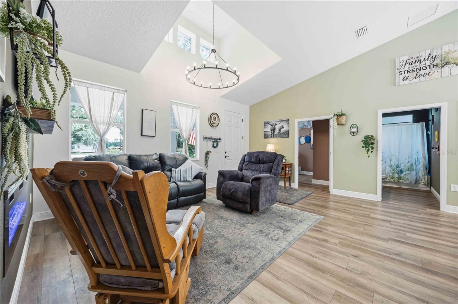 BEVERLY HILLS ESTATES - Residential